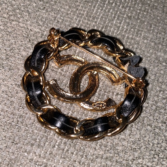 CC Ribbon Brooch - Picture 3 of 6